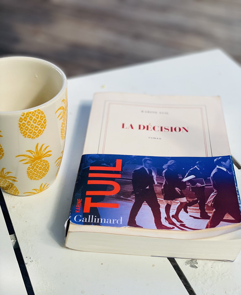 charles_cazanav's tweet image. #Coupdepoing Si j’avais beaucoup apprécié les « Choses humaines » de @karinetuiI, j’ai été percuté par son dernier 📕 qui ne peut laisser insensible par la force de son sujet… « L’enfer n’a qu’un temps, la vie recommence un jour » A. CAMUS. À lire 📖 !