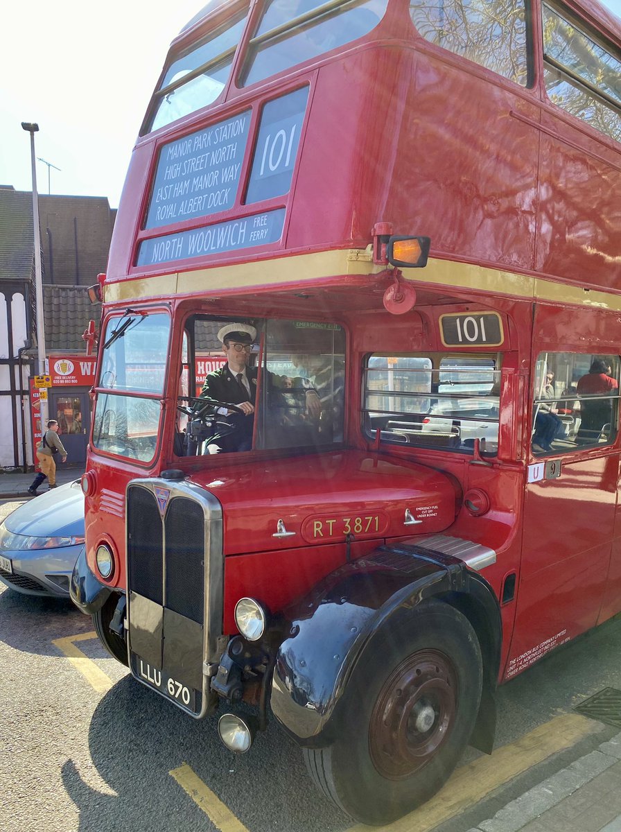 Transome77's tweet image. #wansteadium such great memories of these old buses! In #wanstead today. Absolutely iconic! Hands up all those who chased these up the road and jumped off while they were slowing down?
