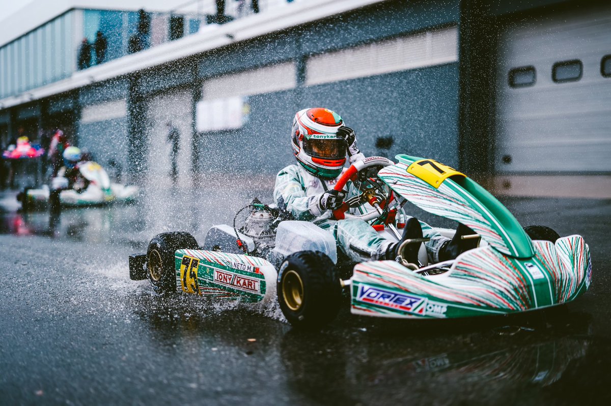 MariaGermanoNet's tweet image. Olá, Portimão!! 🇵🇹♥️ 
Special moment with my team in my own country ✨ 
Champions of The Future Euro Series, Round 1!! Let’s go 🚀