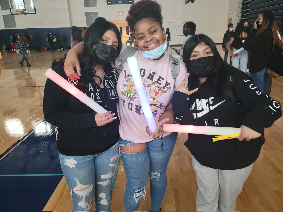NeuseRiverMS's tweet photo. K-A-I! Students in the KAI house had a blast at the GLO Party on Friday to celebrate their Quarter 3 win!!!! #KaiHouse #NRMSHouseSystem #achieve #RavensSoar #WeAreNeuseRiver https://t.co/kUVodK1ygM