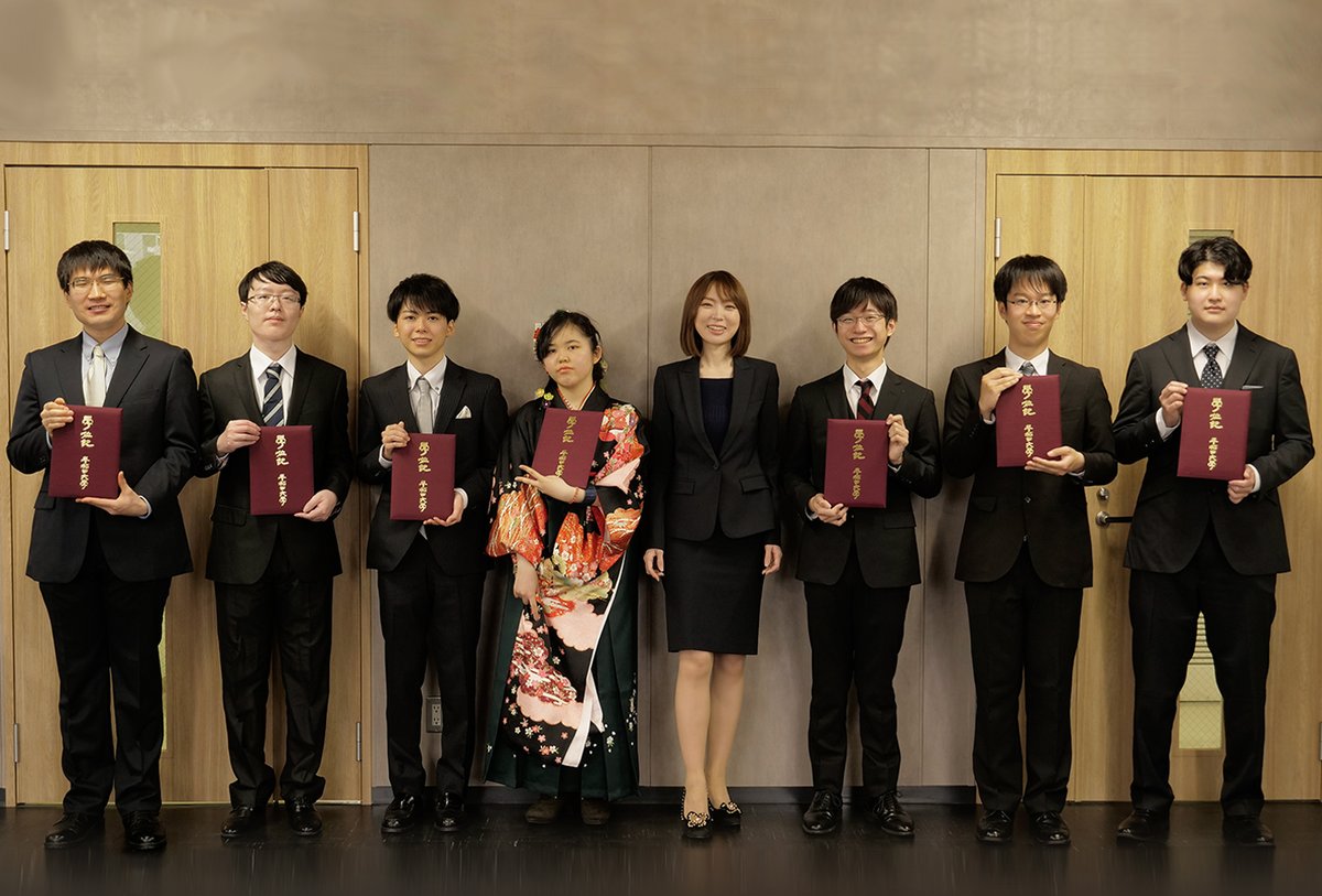 本日は数学科と応用数理学科の学位授与式（卒業式）がありました