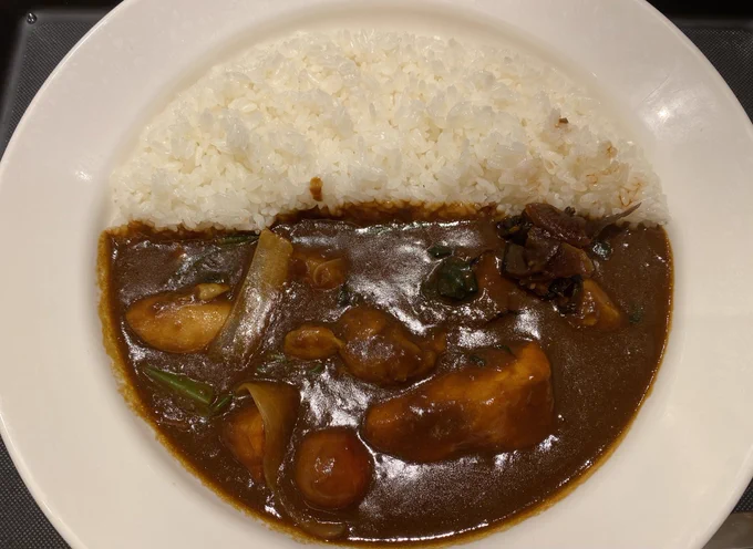 今日のカレーと昨日のつけ麺!好きなものを好きなだけ食べれる幸せ…🍛🍜 