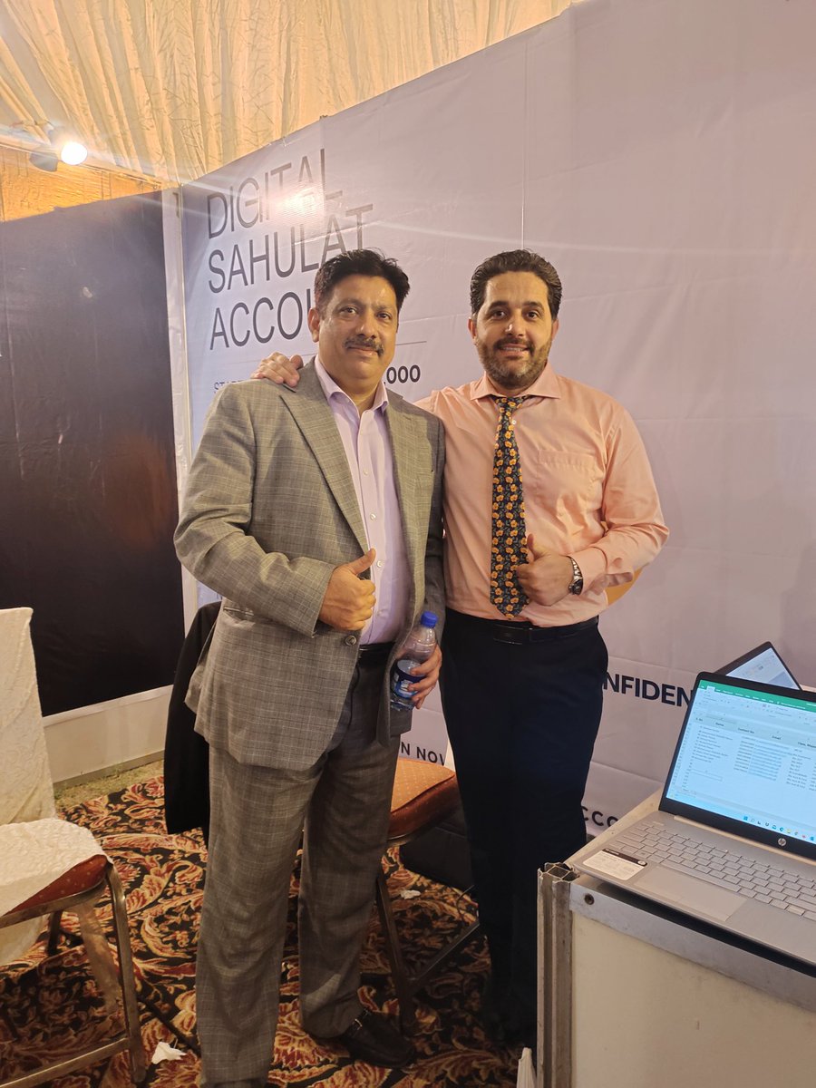 AsjadAfzal3's tweet image. Representing AKD Securities Ltd at LUMS Career Fair 2022.
#lums #akdsecuritiesltd #PSX #pakistanstockexchange #sahulat #accountopening #careers2022 #investments