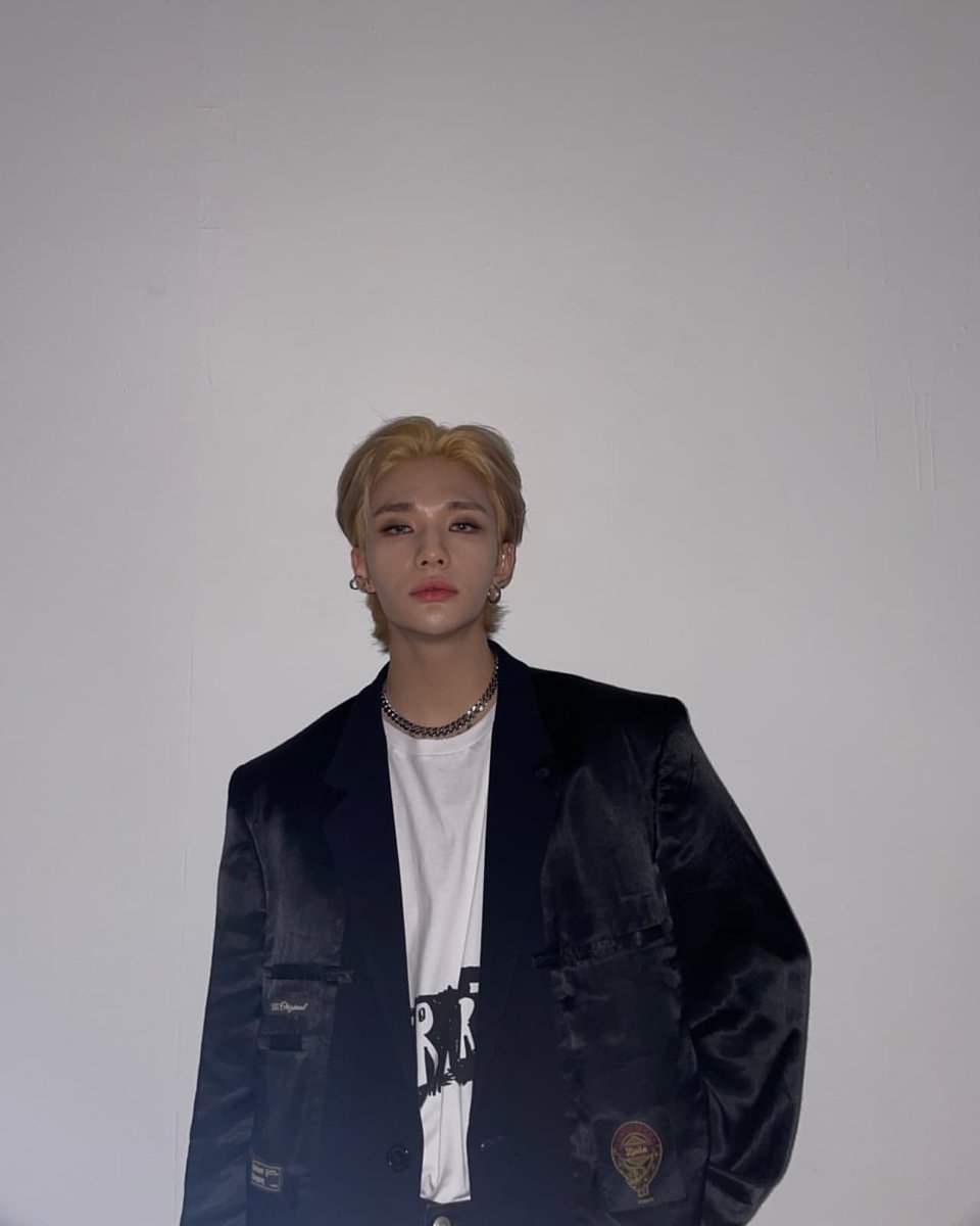 hyunjin pics tweet media