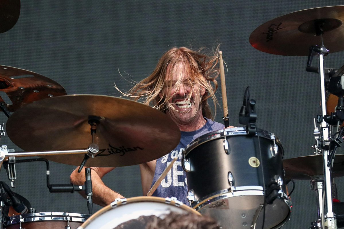 The music world has lost a real one - inspirational hitter behind the tubs, infectious in person and a songwriter in his own right.

He epitomised the true essence of a rock and roll spirit.

Rest In Power Taylor Hawkins. Thoughts go out to all his family &amp; friends. 💔🕊

N.x