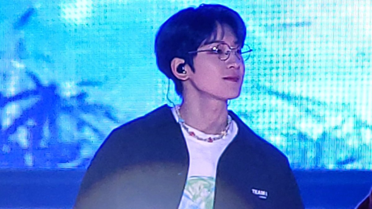 jww_is_cute's tweet image. 원우 목걸이 설마 이거~? 고양이????ㅠㅠㅠㅠ