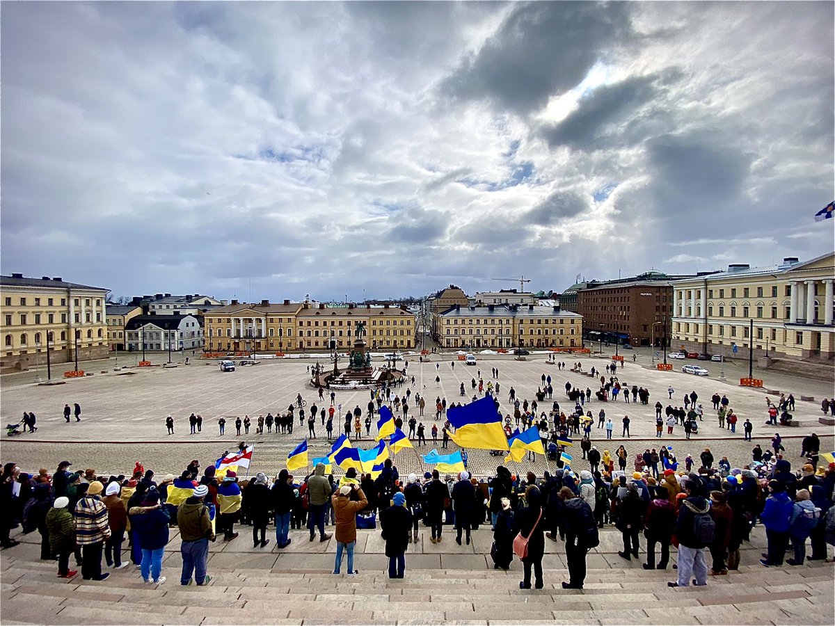 YrjoAho's tweet photo. #SlavaUkraine #Helsinki #senatesquare #Finland #PutinWarCrimes #Russia #Russland #Venäjä #Putin @ZelenskyyUa https://t.co/dNqnuSzdj0