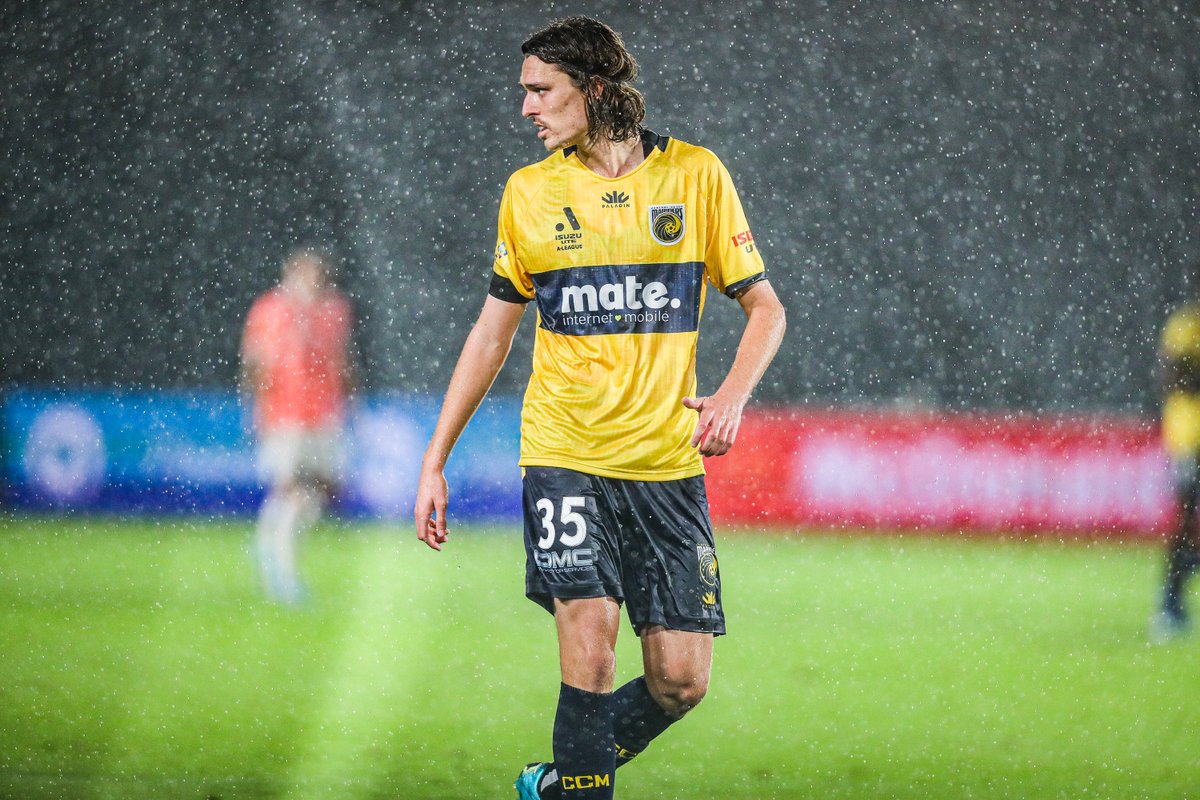 Cleansheets-R-Us ⛔️

A super performance from all of our back five tonight but this man was impressive on his starting debut 🔥 #CCMFC #WontBackDown #CCMvADL