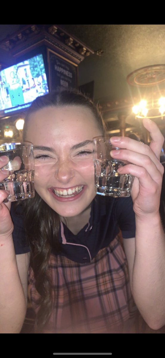 avamackay_'s tweet photo. happy bday @laurareidkay !! hope ur having the best day n I’ll be round to celebrate soon🤠🥂🥂 love ya lots x https://t.co/DLl2ejI3yP