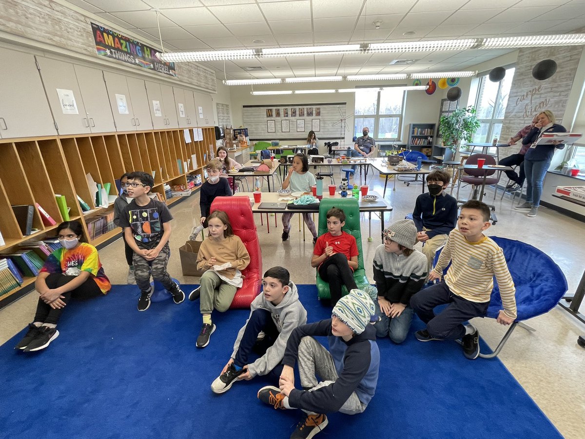 BCIU 2022 STEM Challenge 1st and 3rd place winning teams from NHS UES. What a great engineering event! So proud! 4 UES teams made the semi finals round…wow! @chucklentzsuper <a href="/LindseyRSides/">Dr. Lindsey Sides</a> <a href="/JesseBrosious/">Jesse Brosious</a> <a href="/t_chablemoment/">Amanda Benolken</a>