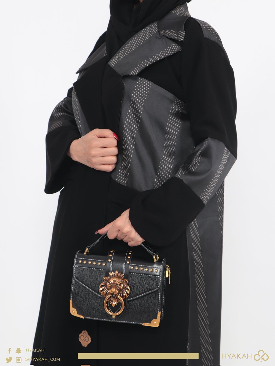 عباية شتوية سوداء أنيقة و فاخرة
كود العباية 7011

عباية شتوية مصممة من قماش الجاكار الفاخر الدافي ،هذه العباية مزينة بقصة جاكيت بلون رمادي مخطط بلون دهبي مطفيى ، يمتد اللون الرمادي علي كامل الجزء الخلفي والكم من الطرف بقصة نصف دائرية. 
سعرالعباية 599 ريال
#عبايات_حياكه #الرياض