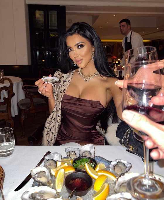 Cheers daddy 😜 https://t.co/0ZrHvN0KVF