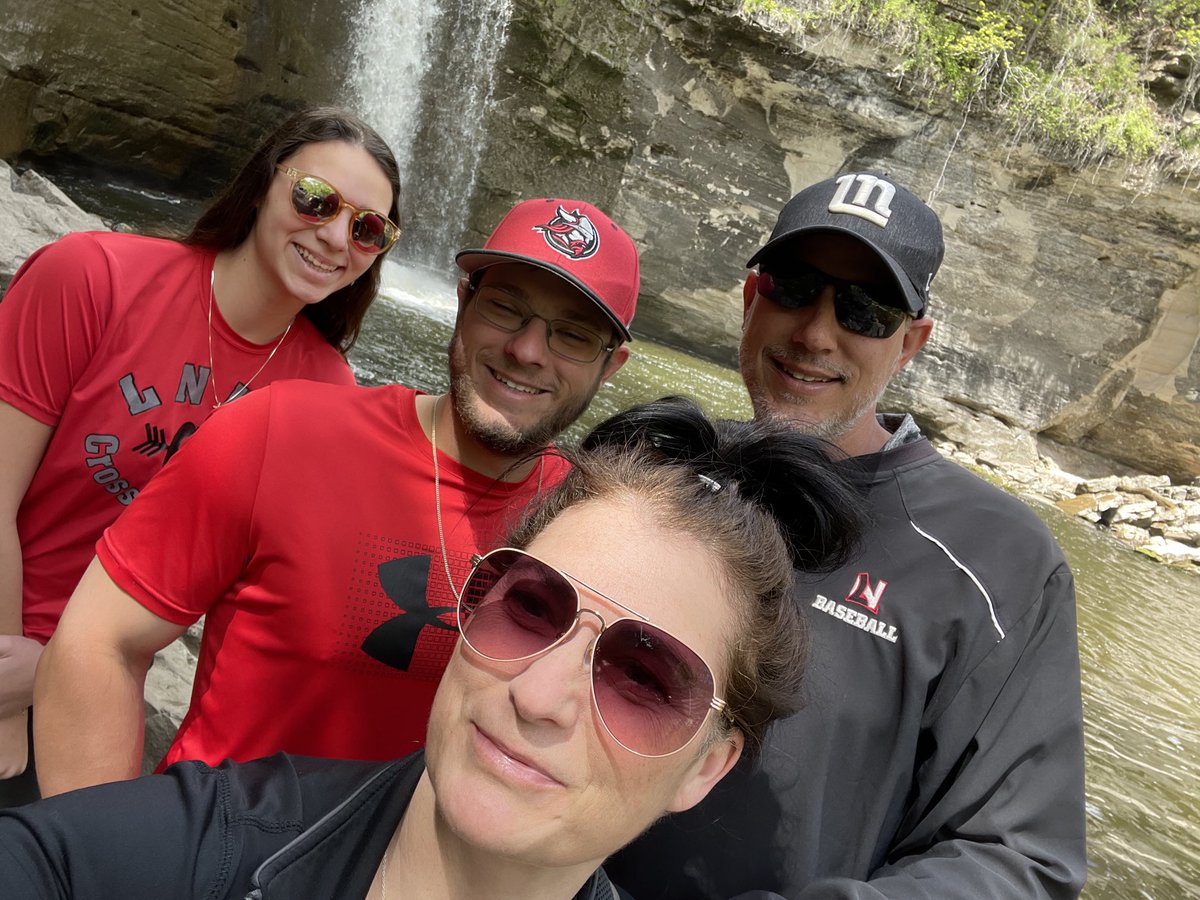 CoachGroff16's tweet image. ⁦@AnnaGroff5⁩ Happy 18th Birthday.  We are so proud of you. Hope you have a great day. Love you lots.