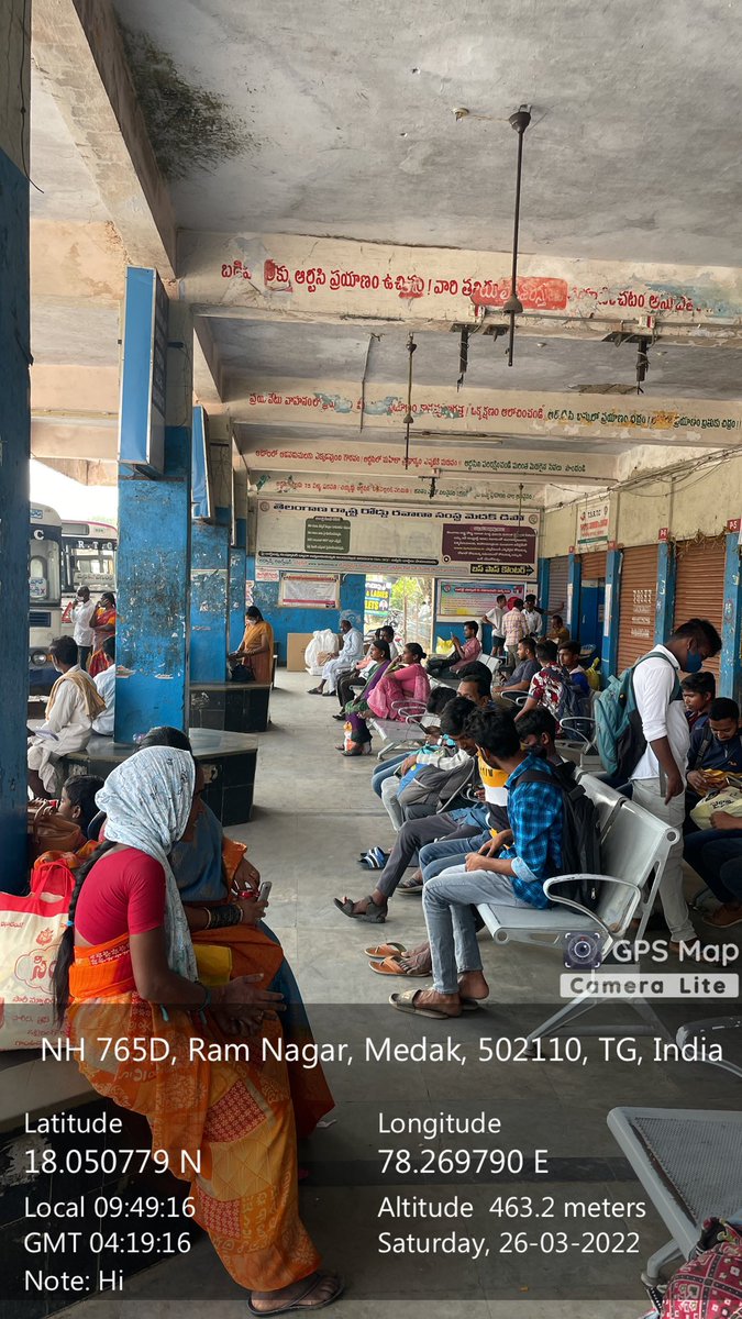 Hamarahydbad's tweet photo. Condition of #Medak Bus stand right next to the depot is in dilapidated condition. Hanging Light Fixtures, No Fans, at places roof has opened up, painting seems to be done before a decade or so. @tsrtcmdoffice @TSRTCHQ https://t.co/hbbTAWI16g