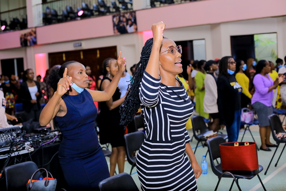 sharzmontana's tweet photo. Isaiah 13:3 NIV With joy you will draw water(A)
    from the wells(B) of salvation. #DOZLoveEdition https://t.co/81kJm8rKg5