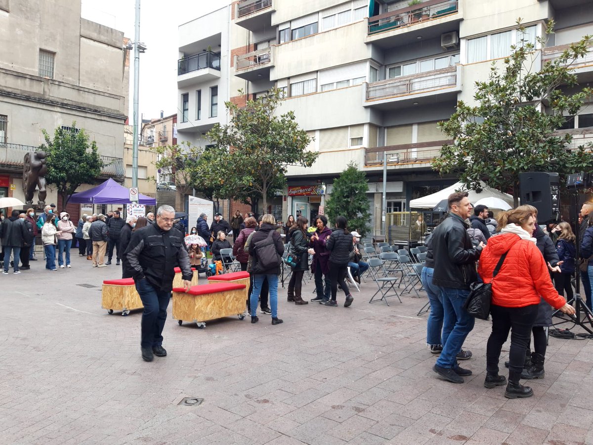 ClariOrganvidez's tweet photo. Avui quatre JEFAZAS estan en un escenari parlant de precarietat femenina, sostre de cristall i un etc..
De feminisme i el necessari d'ell per a la construcció d'una societat justa amb @jessicaalbiach @lauramir77 @AinaVS @jessegoval7
#ElPresentEsFeminista 👇💜✊ https://t.co/FsnmZTzFCg