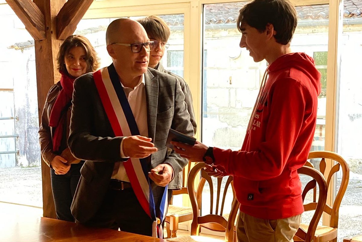 Ville de Saint-Georges-des-Coteaux tweet media