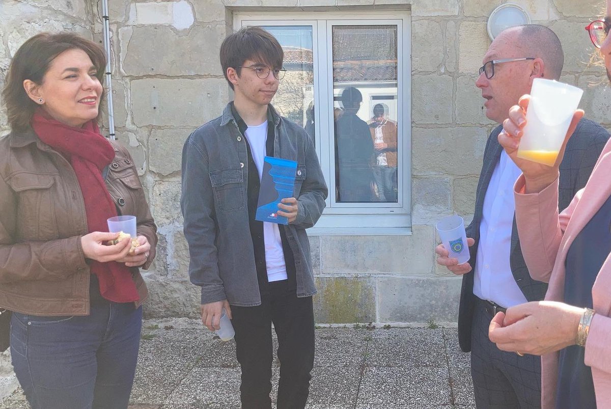 Ville de Saint-Georges-des-Coteaux tweet media