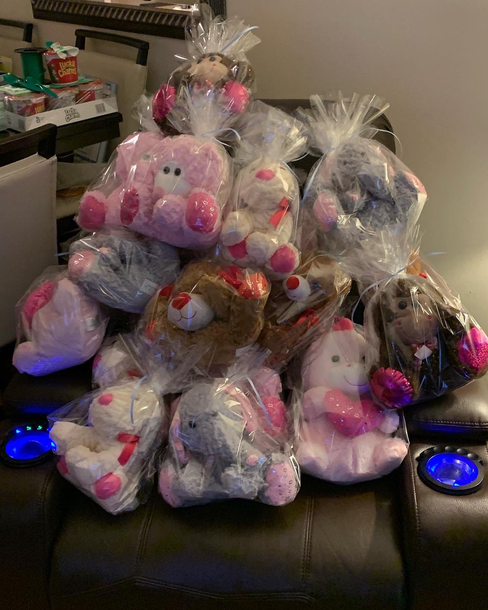 DonnaAnnJohnson's tweet photo. #OperationEaster Please consider making a donation to send a stuffed animal to a senior for Easter. We did this last year and they LOVED it!! Just a $10 donation will bring happiness and love !! @GiftsSeniors #WeCare https://t.co/HhOnBmI2nC