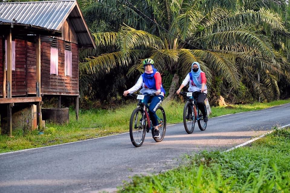 vcutem's tweet photo. Done ✅

Alhamdulilah, saya bersama YB Datuk Seri Dr. Noraini Ahmad, Menteri Pengajian Tinggi melakukan Kayuhan sempena Varsity Cycling Challenge - VCC  2022 di Parit Sulong Johor.

Terima kasih Team UTeM atas penganjuran yang meriah ini.

Pusat Sukan UTeM 

#TeamUTeM
#MyUTeM https://t.co/YM3PxjxVOH
