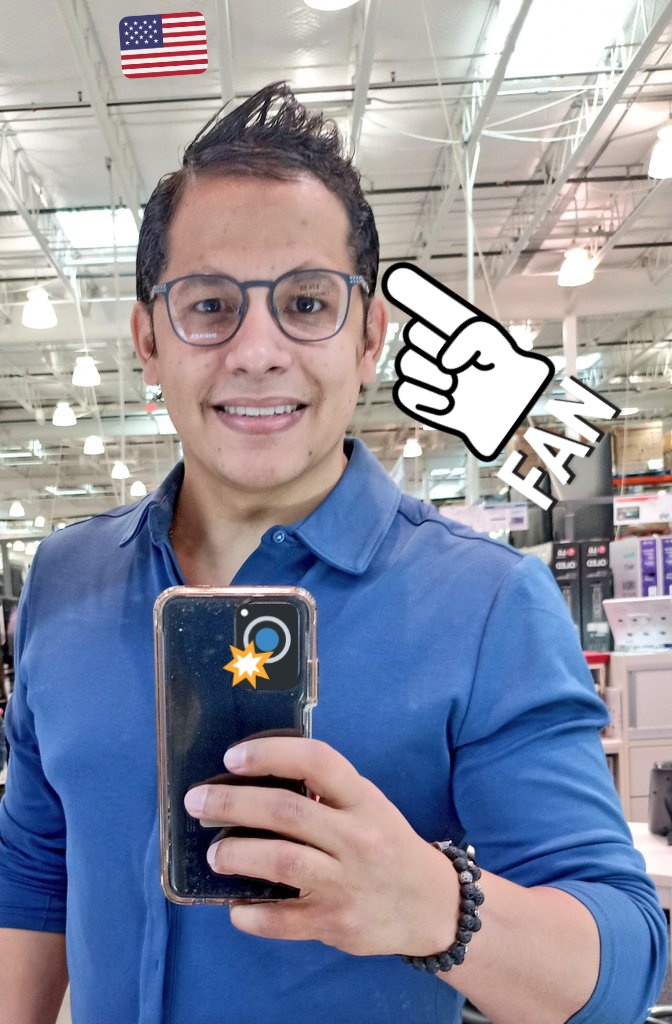 RomanErnestoDF's tweet photo. ¿Está montura de lentes 👓 va con mi rostro, sí o no? 
#ceolidermarketing
#Walmart #Oakley #nautica #Gucci #Rayban #puma #MarketingDigital #Lider #lidermarketing #rd #LouisTomlinsonVuitton #lidermarketingersoph https://t.co/d4iLHKZydQ