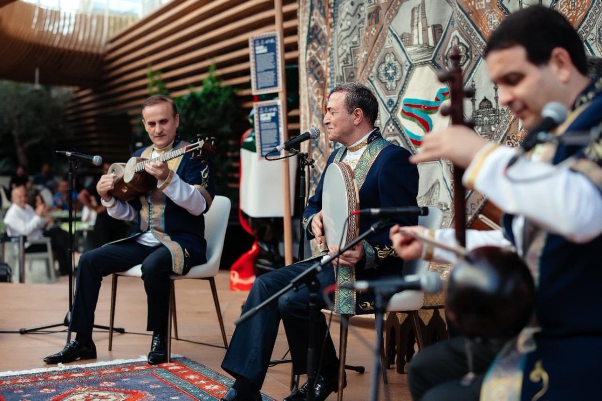 #Dubay|da #Azərbaycan icması ilə görüş keçirilib

➡️diaspor.gov.az/xeberler2020/x…