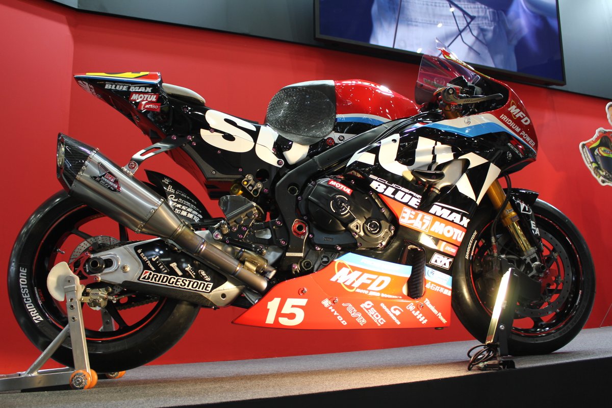 skylinezero17's tweet photo. YOSHIMURA SUZUKI RIDEWIN
JSB1000 CLASS
#15 SUZUK GSX-R1000R
渡辺一樹
その1
#東京モーターサイクルショー
#東京モーターサイクルショー2022
#TMCS
#gsx_r
#YOSHIMURA https://t.co/j3k2Ft7Dnj