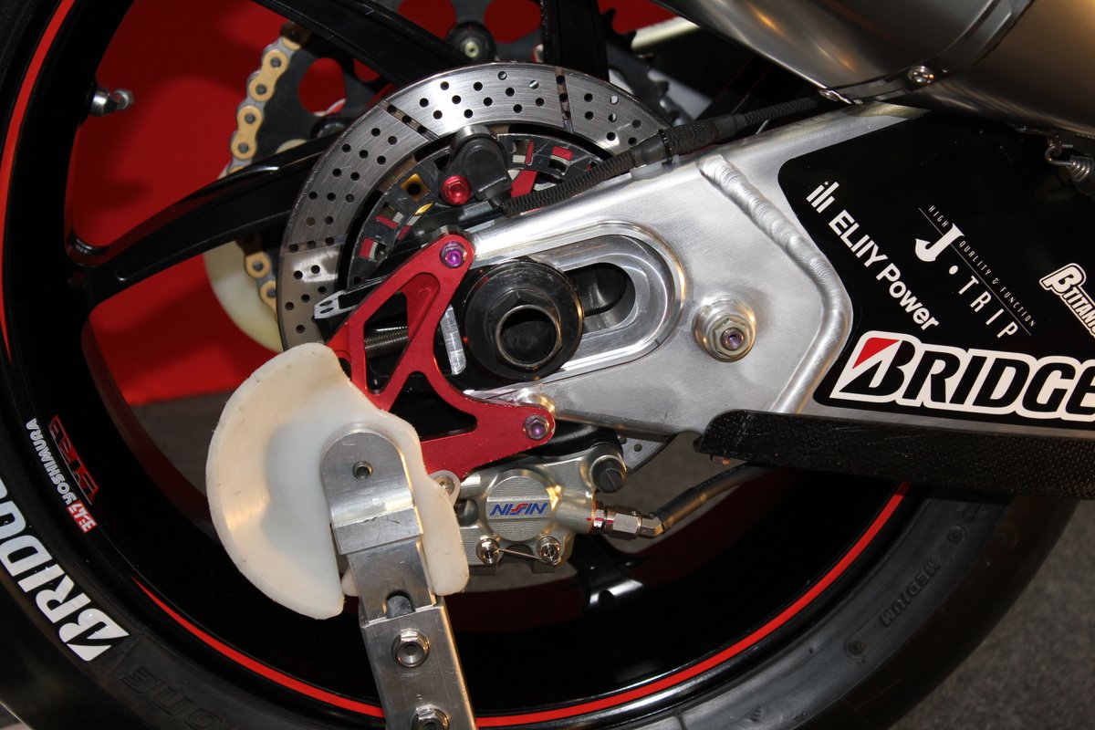 skylinezero17's tweet photo. YOSHIMURA SUZUKI RIDEWIN
JSB1000 CLASS
#15 SUZUK GSX-R1000R
渡辺一樹
その2
#東京モーターサイクルショー
#東京モーターサイクルショー2022
#TMCS
#gsx_r
#YOSHIMURA https://t.co/LYmcGARPGF
