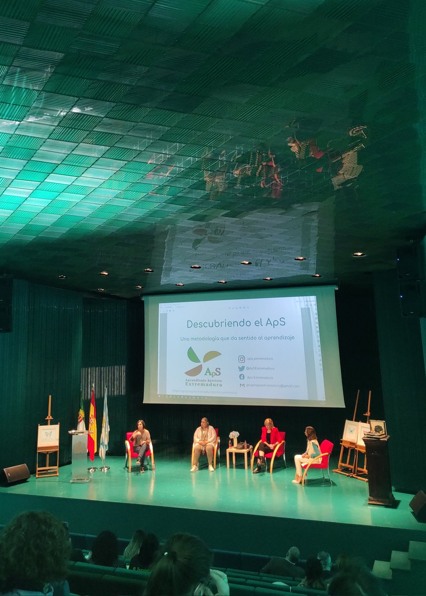 Joaquín Pagador Becerra (@joakinceptual) on Twitter photo Aprendiendo sobre #AprendizajeServicio en la
#IVJornadaCompetenciasComunicativas con Helena Cococonet, <a href="/mgarciab01/">María García Barrantes</a>, <a href="/marisalozanogil/">Marisa Lozano</a> y <a href="/Pailar15/">Pilar Gómez-Cardoso</a> Aprendiendo sobre #AprendizajeServicio en la
#IVJornadaCompetenciasComunicativas con Helena Cococonet, <a href="/mgarciab01/">María García Barrantes</a>, <a href="/marisalozanogil/">Marisa Lozano</a> y <a href="/Pailar15/">Pilar Gómez-Cardoso</a>