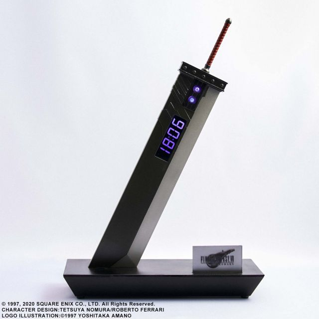 Kayane's tweet photo. J'avais déjà vu des images de ce réveil qui prend la forme de la Buster Sword de Cloud, mais je savais pas qu'elle pouvait être commandée pour l'Europe ! 

https://t.co/sr6AicFIBf

Bon, par contre le prix, c'est un peu un Omnislash au porte-monnaie 😅 https://t.co/uUStvOM3zX