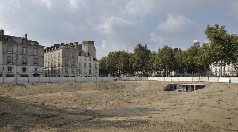 #urbex #Nantes. 🔦 🚧 ancien tunnel d'accès muré en 1989, entre la place Bouffay et l'ancien centre Neptune 🏢démoli en 2008.