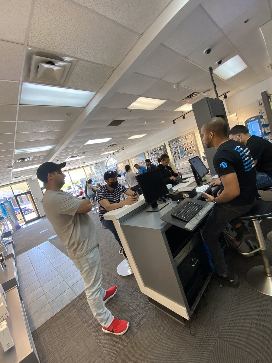 quawontay's tweet image. #SwitchOverSaturday in full effect! 💙