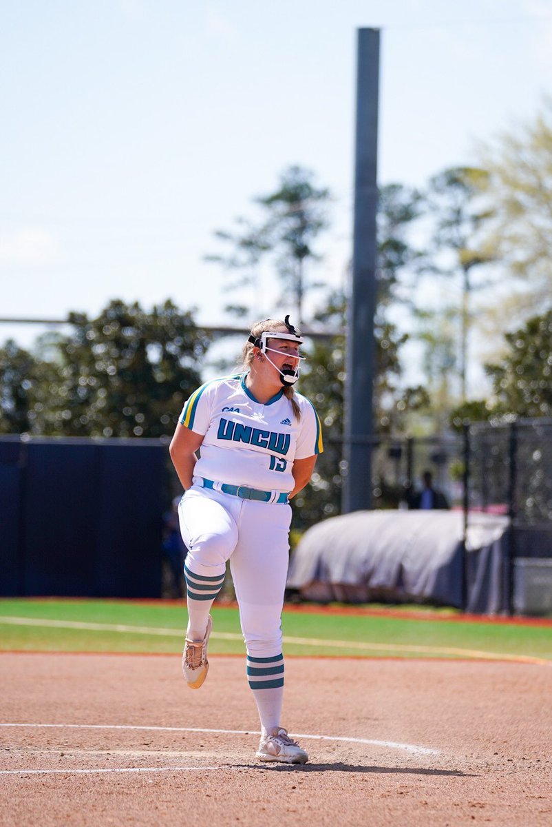 UNCWsoftball's tweet photo. Dub, 5-3. https://t.co/aVeajiFNFG