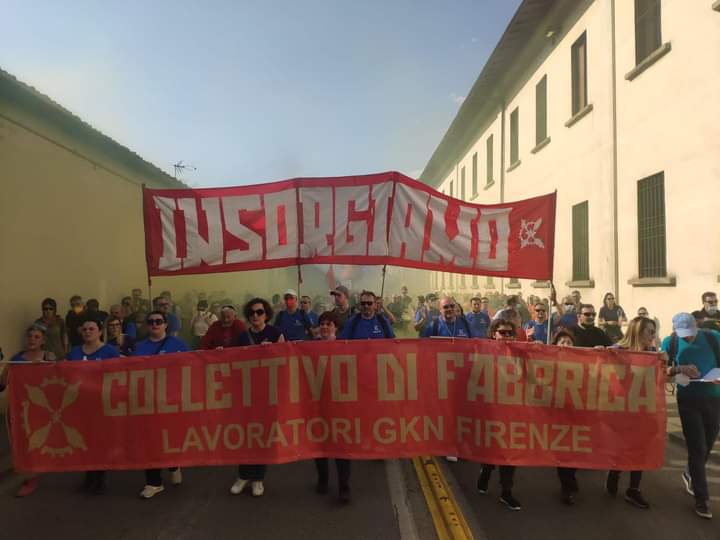 AndreaBotti12's tweet image. #INSORGIAMO 
Decine di migliaia di persone a #Firenze per la manifestazione nazionale indetta dagli operai di #GKN. Molto nutrito lo spezzone per la giustizia climatica e  ambientali aperto dallo striscione siamo la natura che insorge.
 E per ribadire che siamo contro la guerra.
