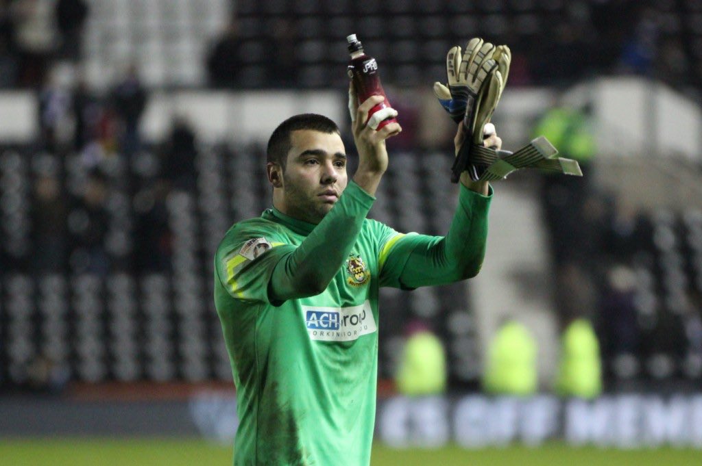 🗓 8 years ago, David Raya was on loan at Southport from Blackburn Rovers 🧤 

The goalkeeper starts for Spain tonight against Albania 🇪🇸 

#RaisedInTheEFL 👏👏👏