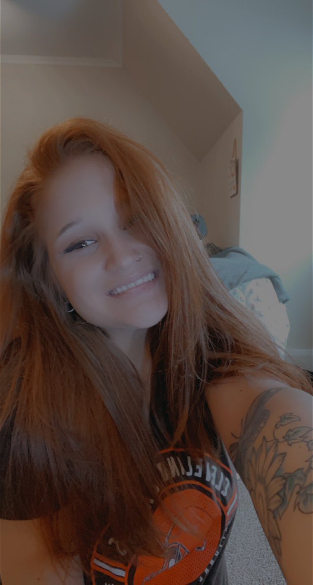 Lorbooo's tweet photo. learning to love myself again is so hard, but i will never quit trying ✨ https://t.co/0kdyUqoZLU