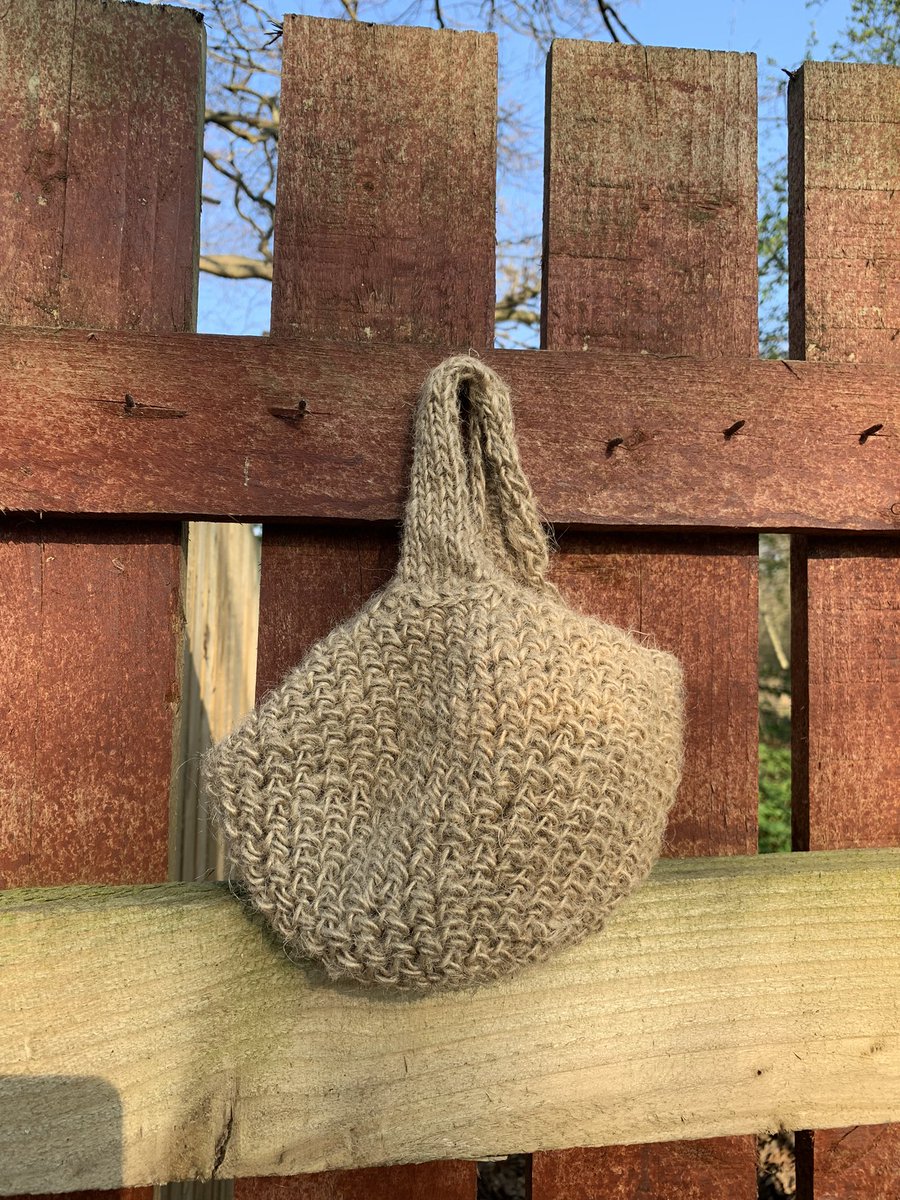 LesleyTotten's tweet photo. Found this unusual little item at #Bawsinch @ScotWildlife - Has anyone lost this wee basket or hat - seemed to be woven from some type of natural twine perhaps π€ Iβm sure itβs a precious item lost by someone ? Let me know if you recognise it π€@EdinburghNats @RSPBEdinburghLG https://t.co/YiwCi9wvik