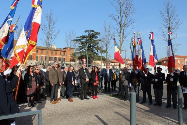 Bruguieres31150's tweet photo. COMMEMORATION - 🇫🇷 60 ans après le « cessez-le-feu » du 19 mars 1962, le Maire Philippe Plantade et Georges Demouch, Président du Comité d’Entente, ont rendu hommage aux victimes civiles et militaires de la Guerre d’Algérie et des combats en Tunisie et au Maroc. #HauteGaronne https://t.co/IL3pLmcMZS
