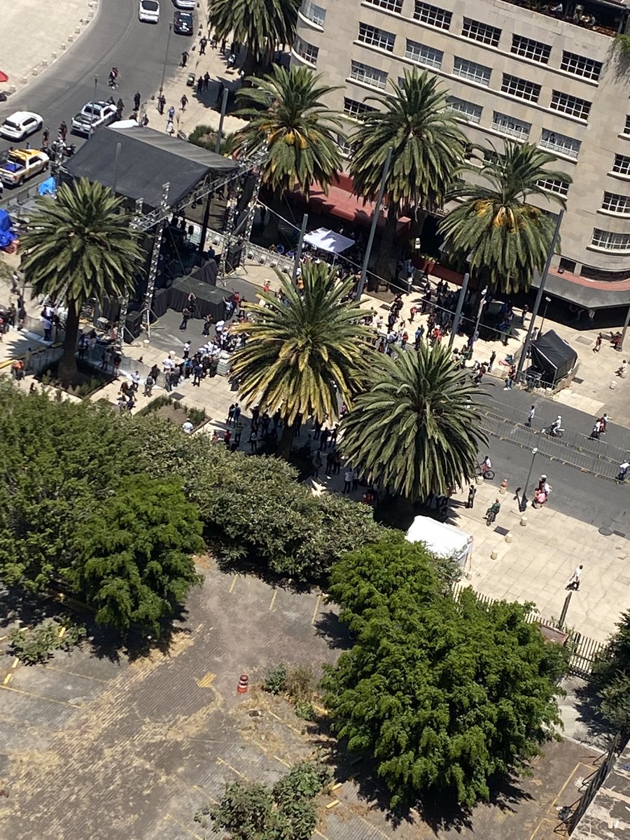 Ya está el concierto de la revocación. 
Ojalá así estén las casillas el 10 de abril!!!