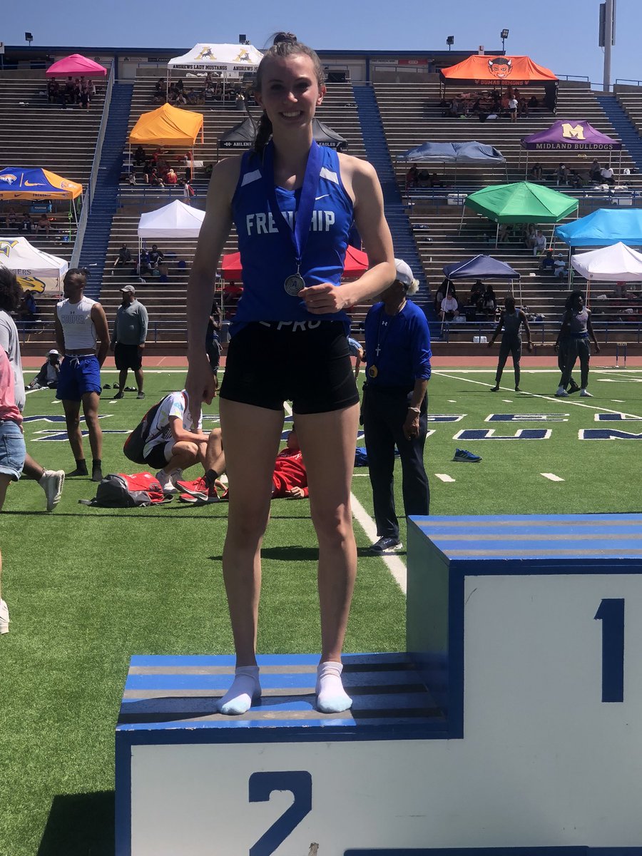 FrenshipTrack's tweet photo. Timber Bennett snags Silver in the Women’s 100m Hurdles! https://t.co/Gcx2n1MwNt