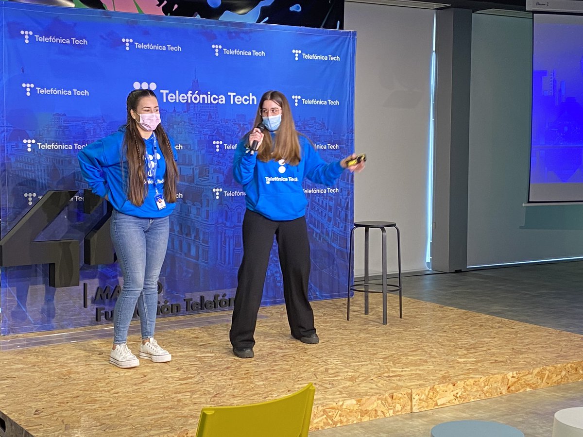 TelefonicaTech's tweet photo. Especial mención a todas las #MujeresHacker que nos han acompañado hoy: @_mtnieto, @pherediagil, Martina Matarí, Raquel Cuesta, @Elena_Gil_Liza y @almazormjesus. 

#GirlsInspireTech https://t.co/wNgHPGA22R