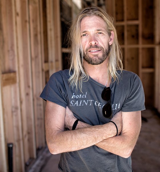 Make my way back home when I learn to fly high🎶

Horrible noticia 😔
Vuela alto Taylor Hawkins❤️