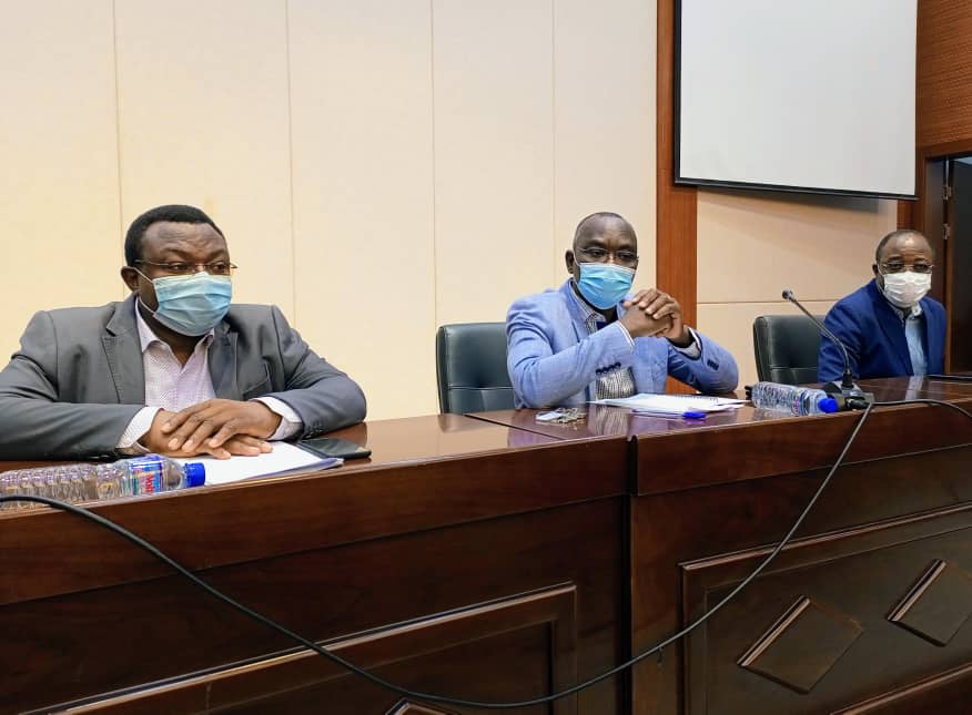 EducationTg's tweet photo. Pour répondre aux nouveaux enjeux et défis d'une éducation de qualité au Togo, les inspecteurs de l'enseignement préscolaire et primaire tiennent leur conférence annuelle-2021, ce 26 mars 2022, au #MEPSTA, à Lomé.
@EducationTg
#GouvTg https://t.co/qApZnBI4AG