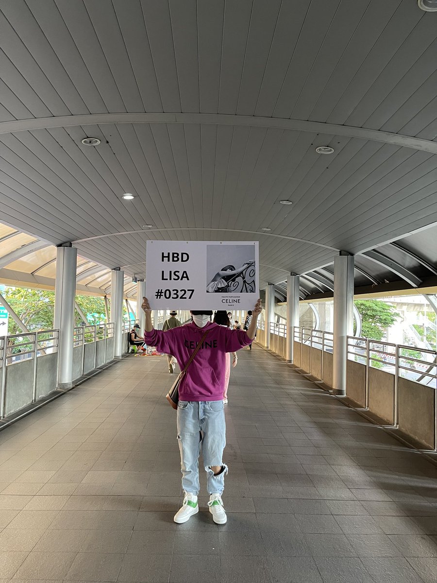 leoandnice's tweet photo. HBD 25th BD 🤍☁️🤍
สุขสันต์วันเกิด @lalalalisa_m 
#26juinx0327

#SuperstarLalisaDay
#LovingLisaDay 
#오늘쁘생일인데어쩔릴리 https://t.co/xslkTvKdH2