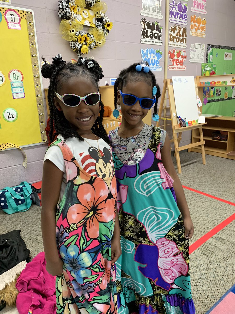 RoarkEarly's tweet photo. We are learning about the seasons @RoarkEarly PreK. Students are making fog in a jar and dressing up for the seasons in the pretend and play center. I think these girls are ready for the beach. #RoarinRoarkKats #ThePlace2🐝 https://t.co/GDa3yjwSZj