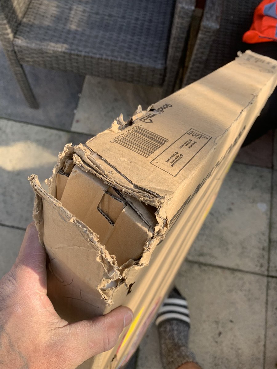 Lee_Shaw1's tweet photo. @parcelforce what a joke this is I really don’t think B&amp;Q would have even sent this this way!!!!! Thank you for my smashed up base cabinet awesome job😡 https://t.co/5hLHonivn4