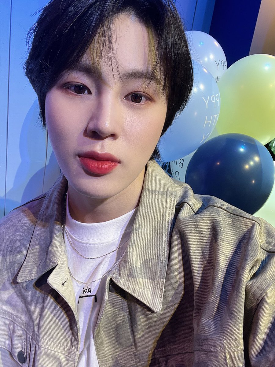 BPM_HSW's tweet image. 📸
함께여서 즐거웠던 [COTTON CANDY]🍬

하늘 여러분과 약속한 섹시, 귀염, 청순💙
셀카 3종 세트가 도착했습니다
(퇴폐 3종 셀카는 추후 공개됩니다-!)

#하성운 #HASUNGWOON
#하늘 #HANEUL