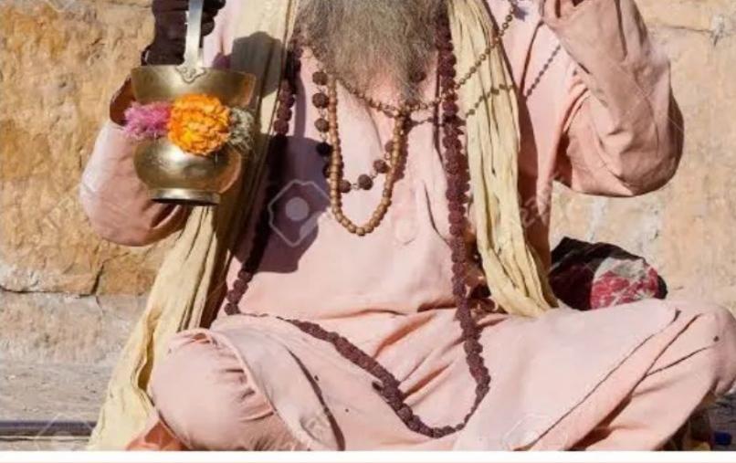 FalakBhat2000's tweet photo. #Magicain Posing Beggar Allegedly Loots Gold,Cash In Budgam.
What's all this Happening @smudasirx @Junaid_Mattu https://t.co/B8uMDY26lD