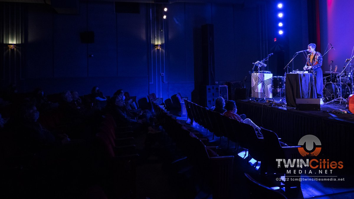 TCMdotnet's tweet image. Brilliant! That's the word I choose to describe  @hollandandrews_ set at the @TheParkwayMPLS last night
bit.ly/3JJBFcu