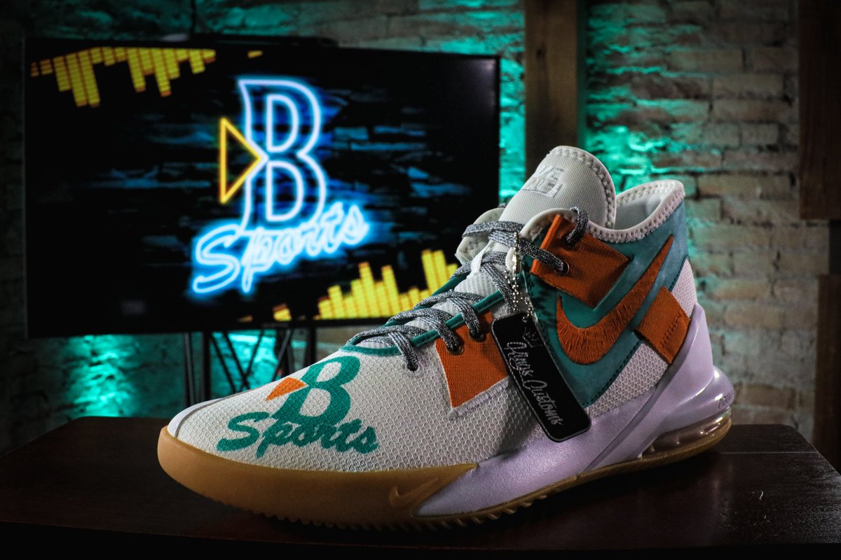 Did you know <a href="/Nike/">Nike</a> Air Maxes had their own special day?

It makes sense that one of the most popular shoes since 1987 would have its own holiday!

Thanks to <a href="/KingsCustoms_/">Cody Schoeni</a>, we have our own custom Nike Air Max! Thank you <a href="/SchoeniCody/">Cody Schoeni</a>!

#NikeAirMaxDay #woof #bigbarksports